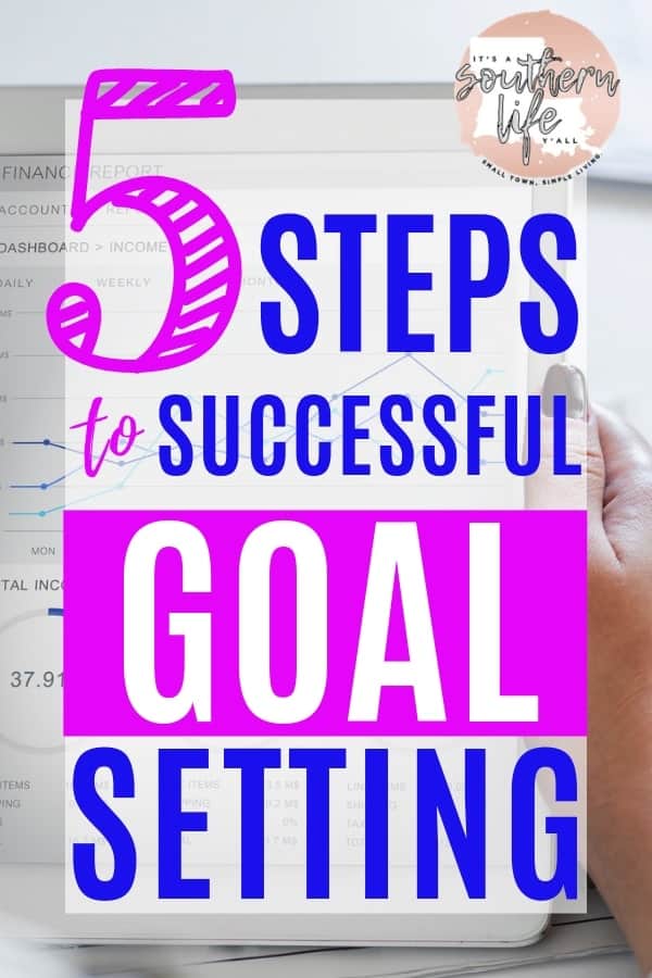 Set your goals and achieve them using these 5 steps and free printable goal tracker. Living the life of your dreams is easy when you have the right tools and know how to be productive in achieving your goals. 