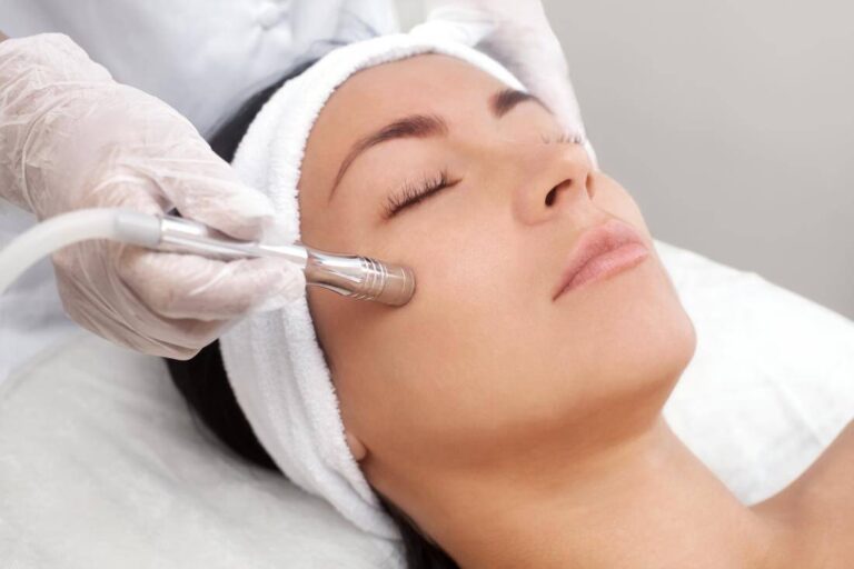 Hydrafacial vs Microdermabrasion