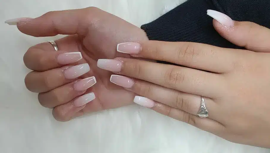 LUXURY NAILS