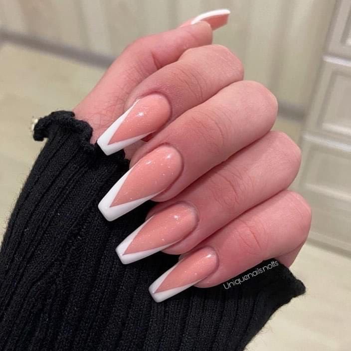 LUXURY NAILS