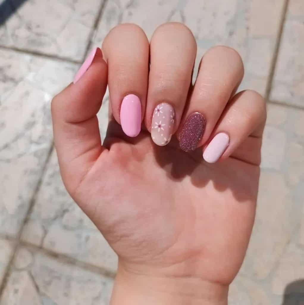 pink nails