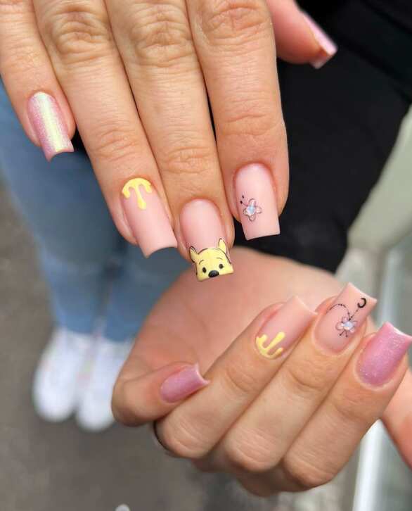winnie the poo disney nails