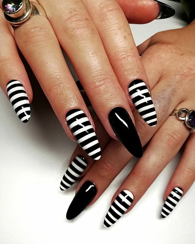 beetlejuice halloween dip nail ideas
