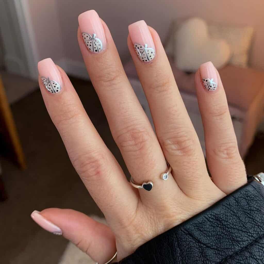 girly halloween dip nail ideas