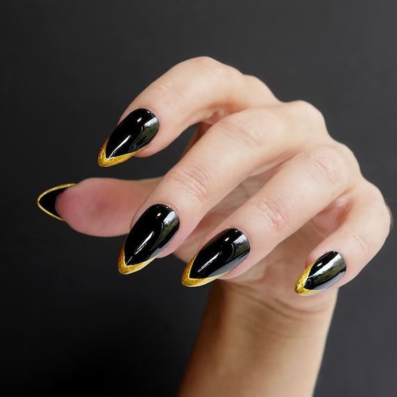 halloween-nails-gold-black-dip