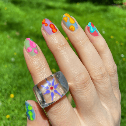 70s inspired nails lava lamp