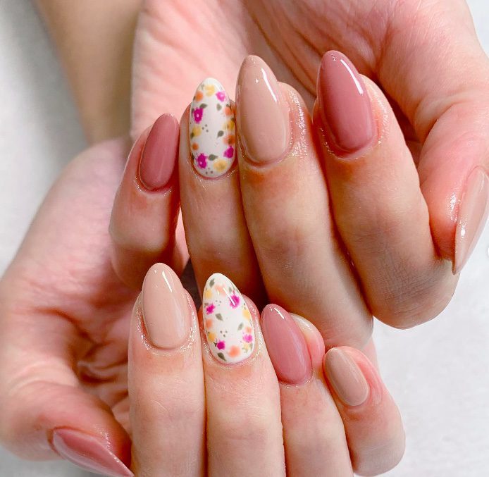dusty rose flower nails